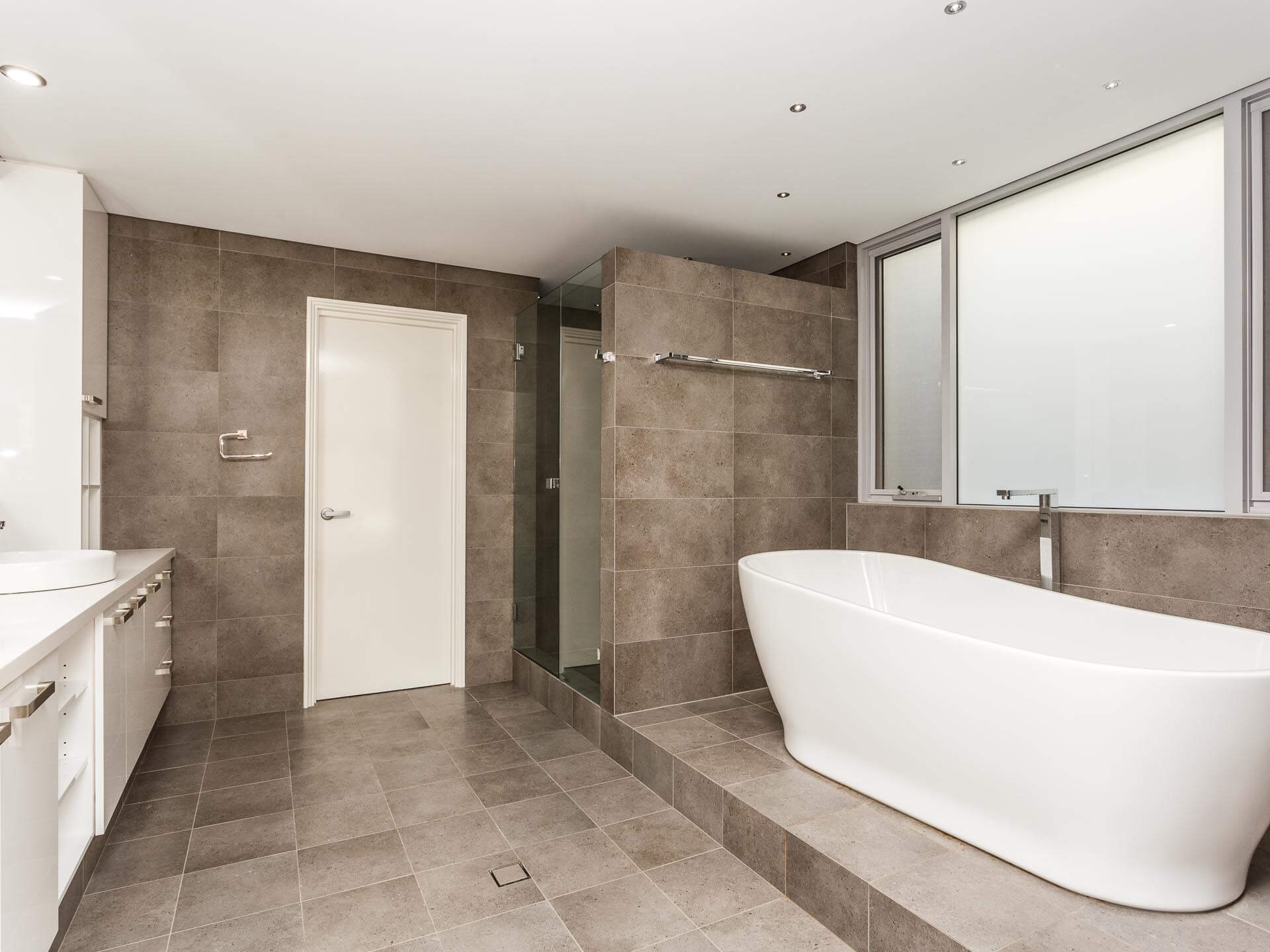 WEB 208B Ewen St Doubleview Ensuite 1